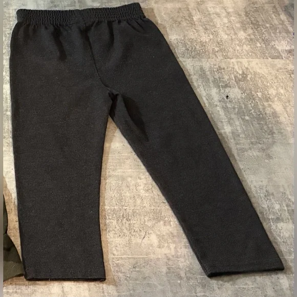 Boys 3 Piece Shirt and Joggers Set. Clean and in Great Condition. Size 2T. $7 - Picture 6 of 7